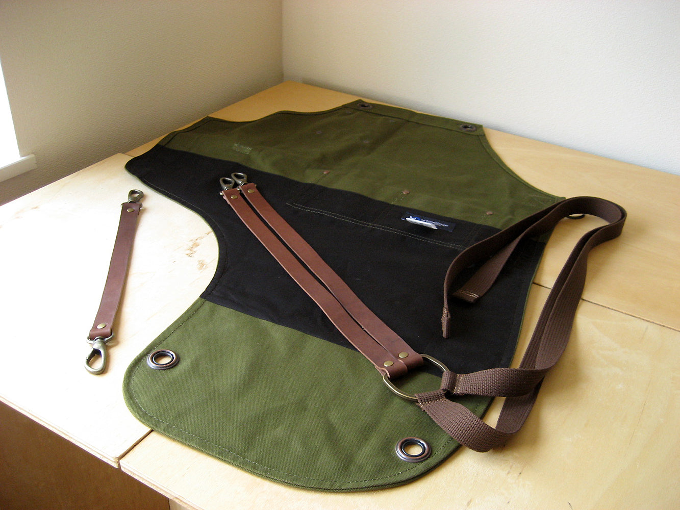 LEATHER WORK APRON