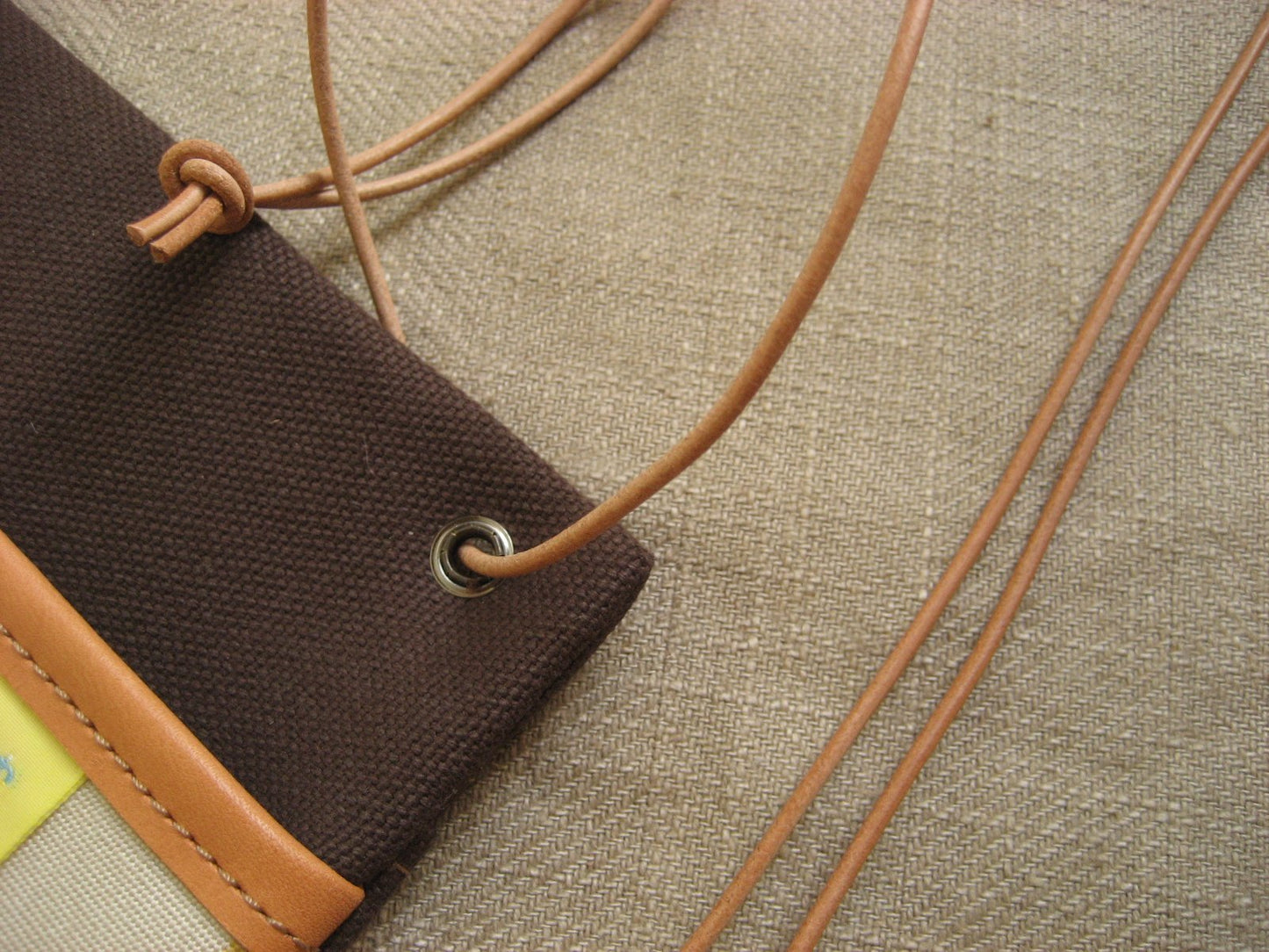 Nume Round leather cord (Full Vegetable Tanned Leather) Diameter: 2mm/60cm Cut